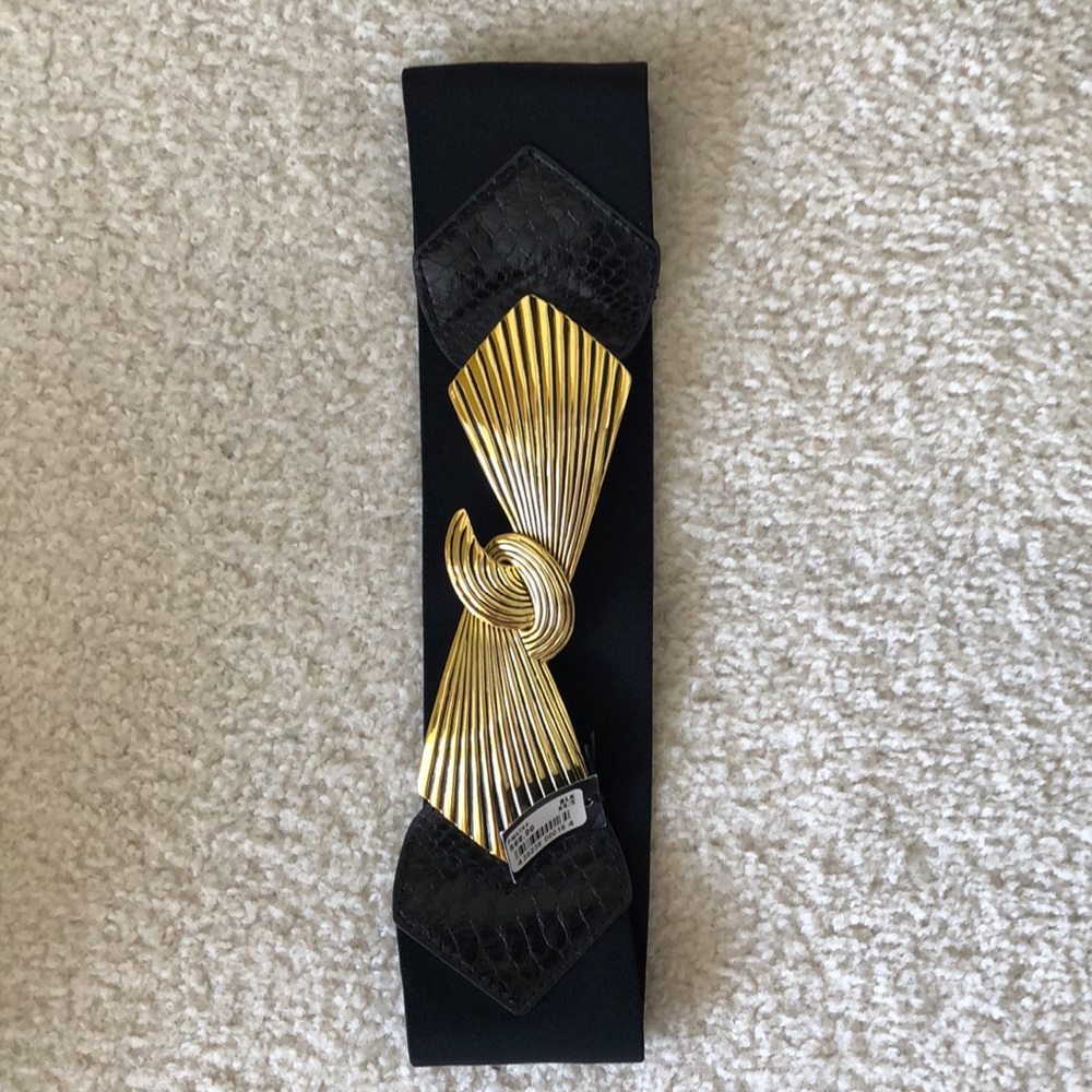 Black and gold belt